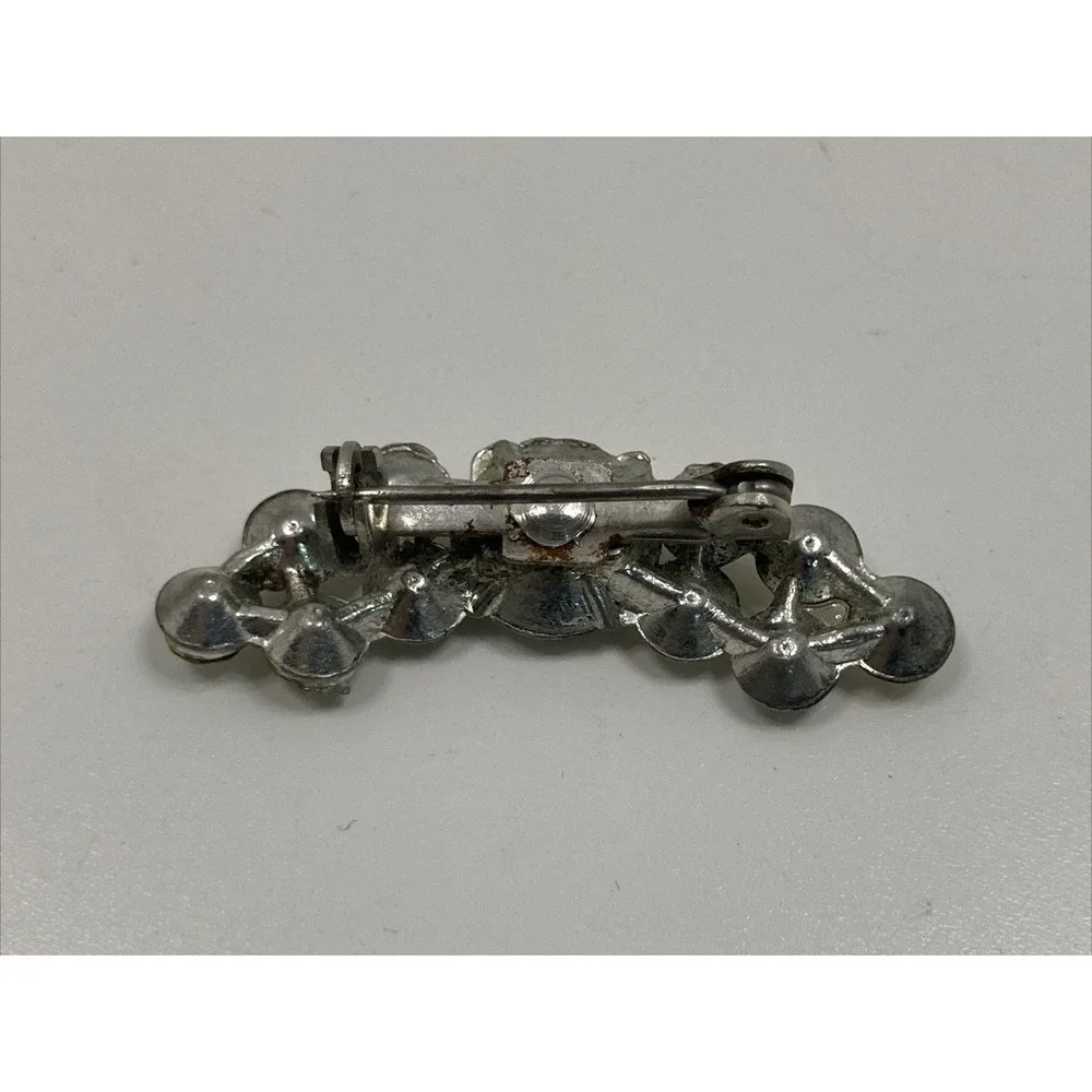 Vintage Rhinestone Prong Curved‎ Brooch Silver Tone metal 1.5in